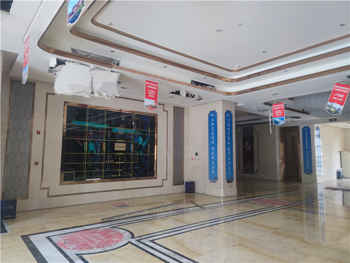 成都售樓部拆除公司,售樓部拆除多少錢一個平方?戰狼拆除恒大珺臨閣售樓部案例