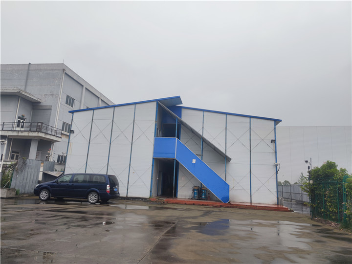 成都專業(yè)活動(dòng)板房拆除彩鋼活動(dòng)板房拆除拆遷雙流蘭溝路板房拆遷回收