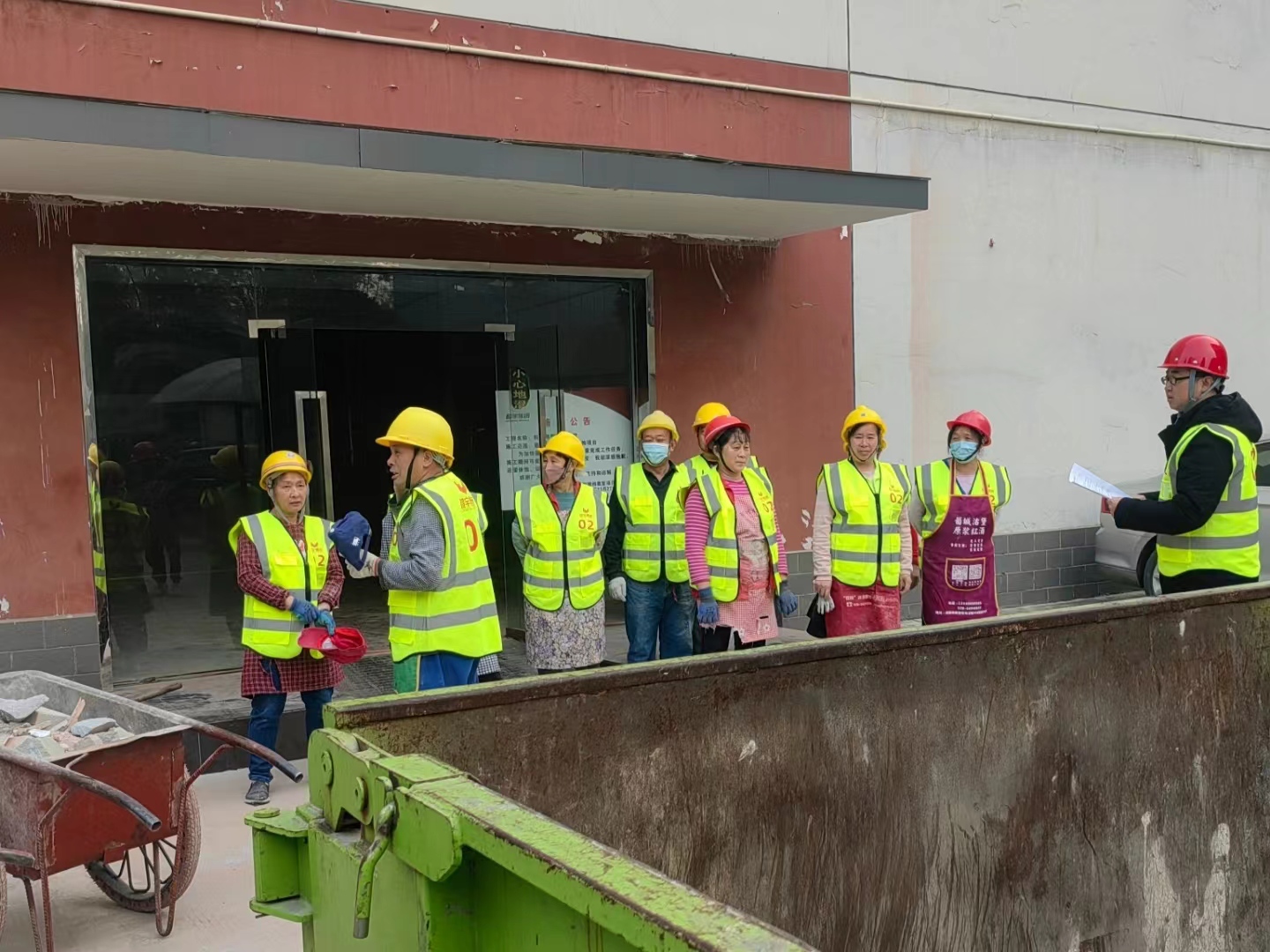 成都餐飲店拆除|萬(wàn)象城披德西餐廳拆除清運(yùn)