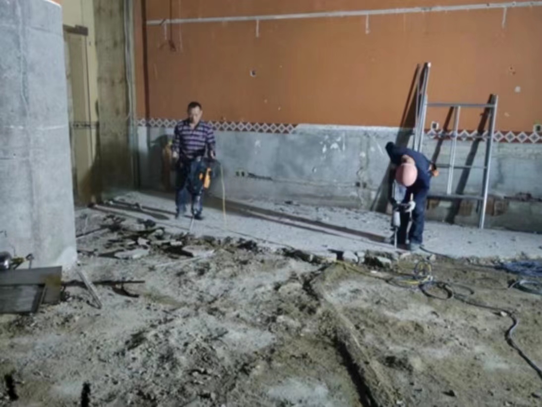 成都商場(chǎng)拆除|萬(wàn)象城彼得西餐廳拆除·第五天記錄